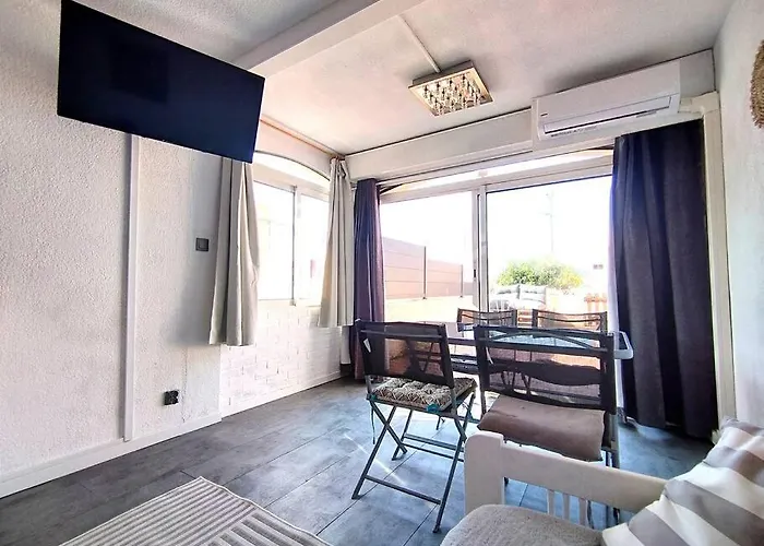 Cap Sud: Terrasse; Clim; Centre Port Du Cap D'agde Apartment